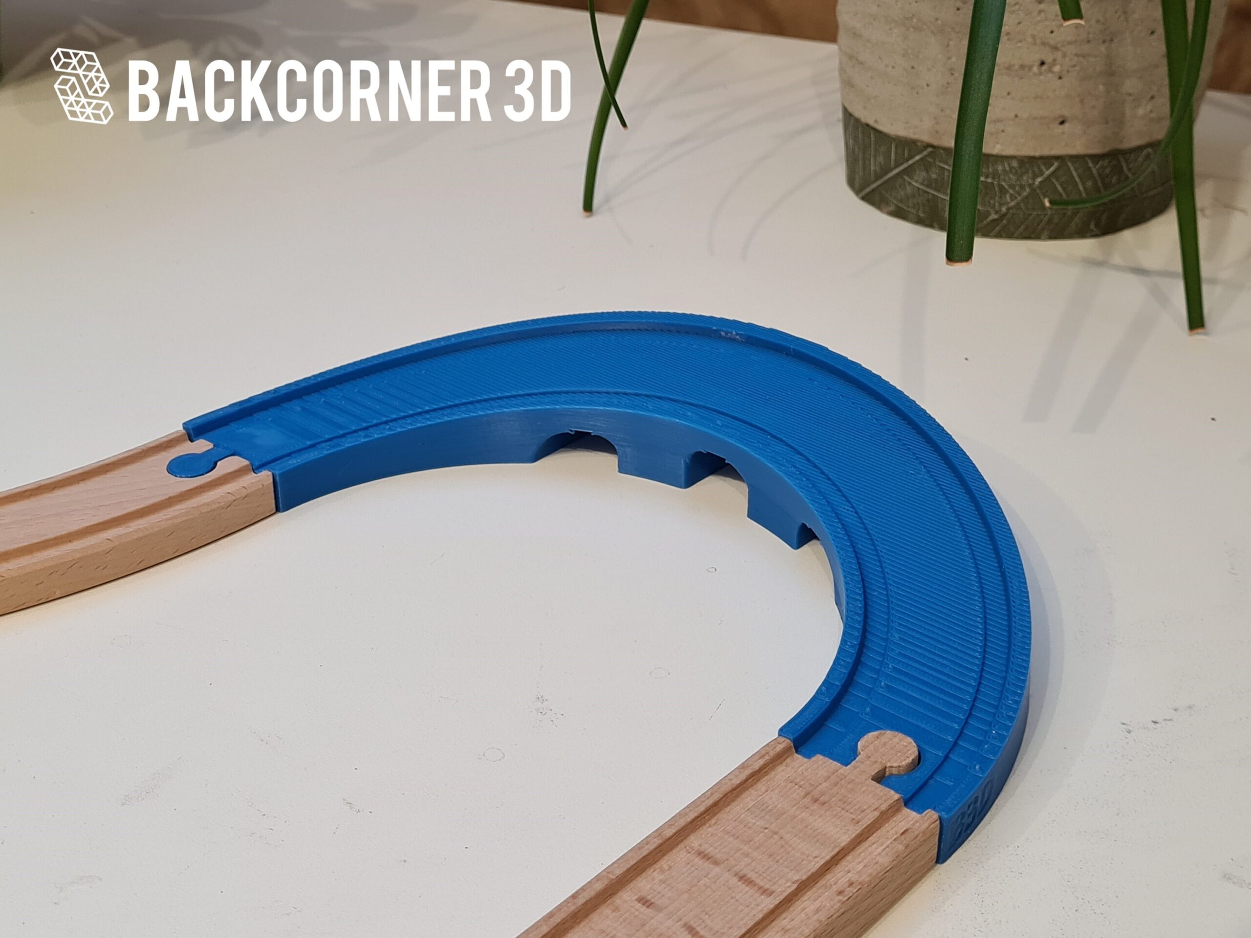 Banked curve wooden train track / Brio extension / Imaginarium -   Portugal